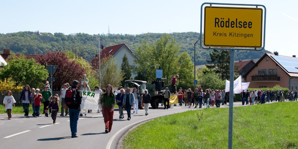 Demonstration von Gendreck-weg in Rodelheim/Kitzingen