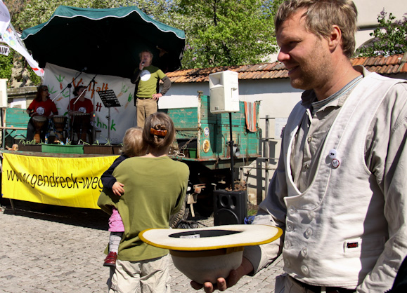 Demonstration von Gendreck-weg in Rodelsee/Kitzingen