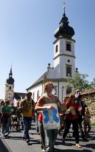 Demonstration von Gendreck-weg in Rodelheim/Kitzingen